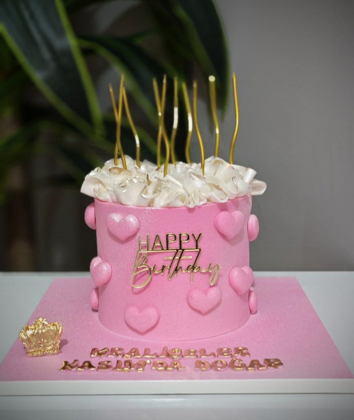 Kıvrık Mumlu Pembe Pasta